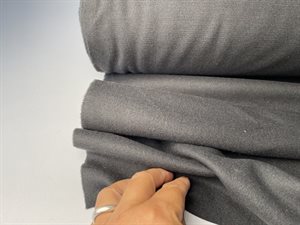Ulden filt - blød overflade i smuk koksgrå